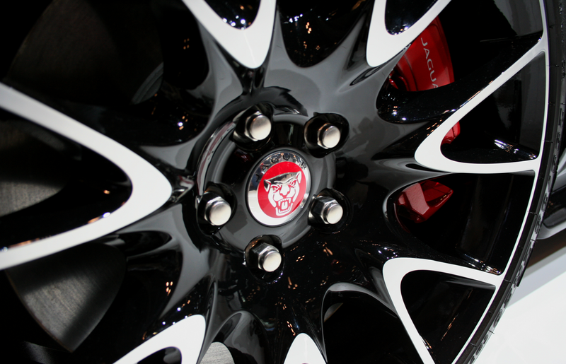 Illustration for article titled New York Auto Show pics (Round 2)